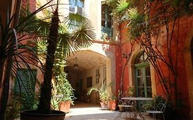 Rue Du Chateau